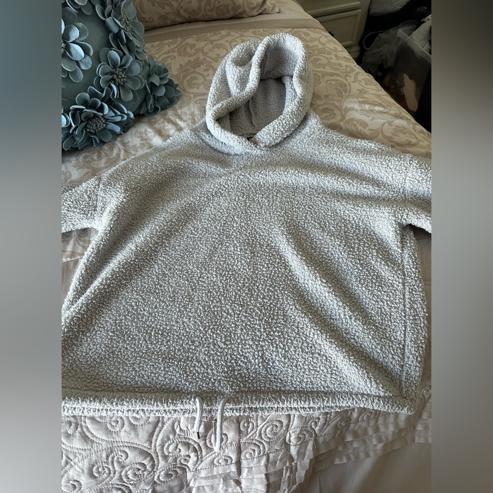 Gap body cropped hoodie . Grey soft material